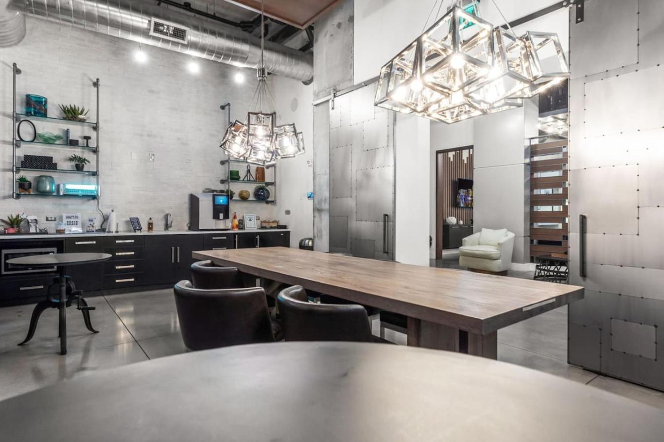 Modern 2 Bed Getaway Steps From Tropicana Field Сент-Питерсберг Экстерьер фото
