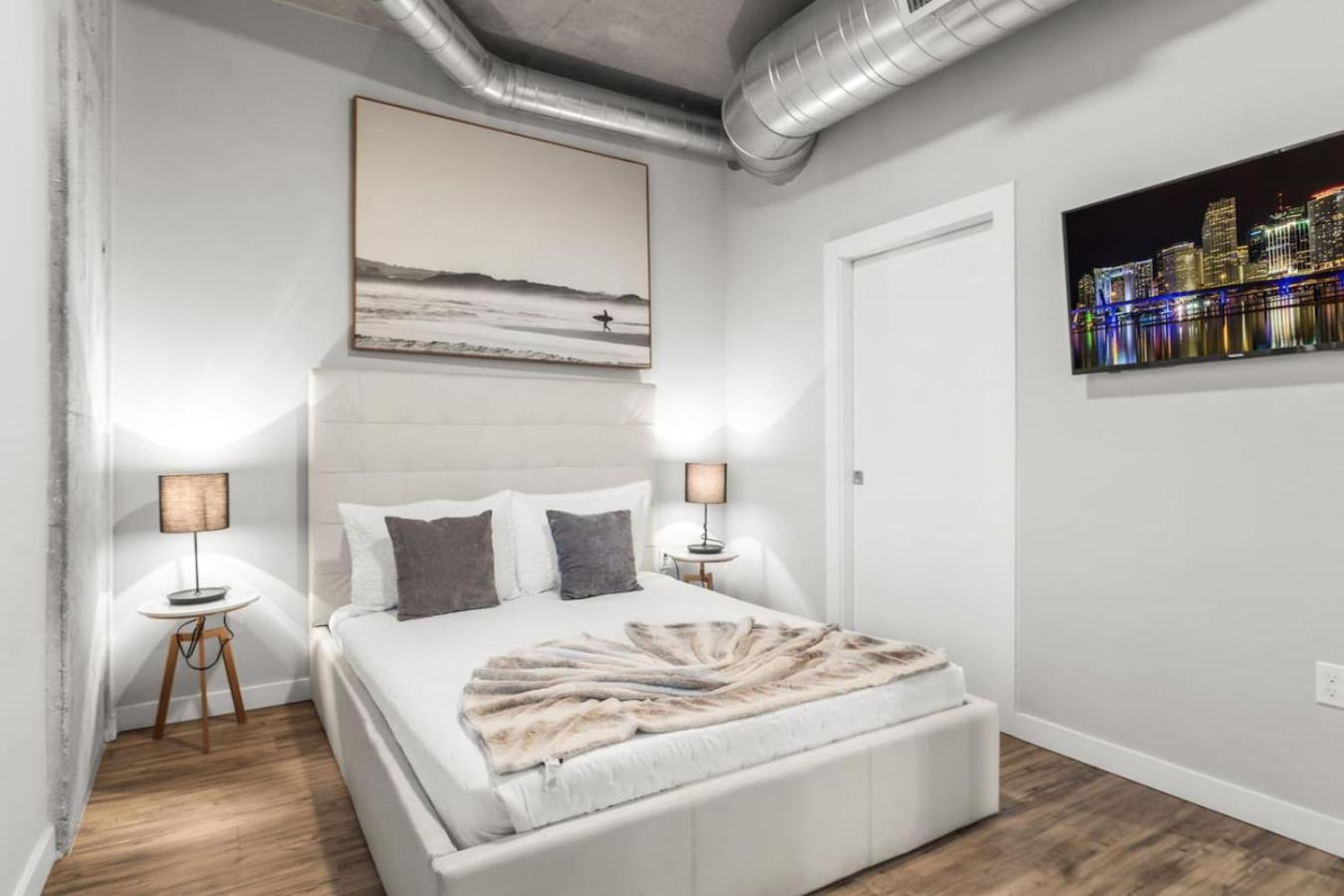 Modern 2 Bed Getaway Steps From Tropicana Field Сент-Питерсберг Экстерьер фото