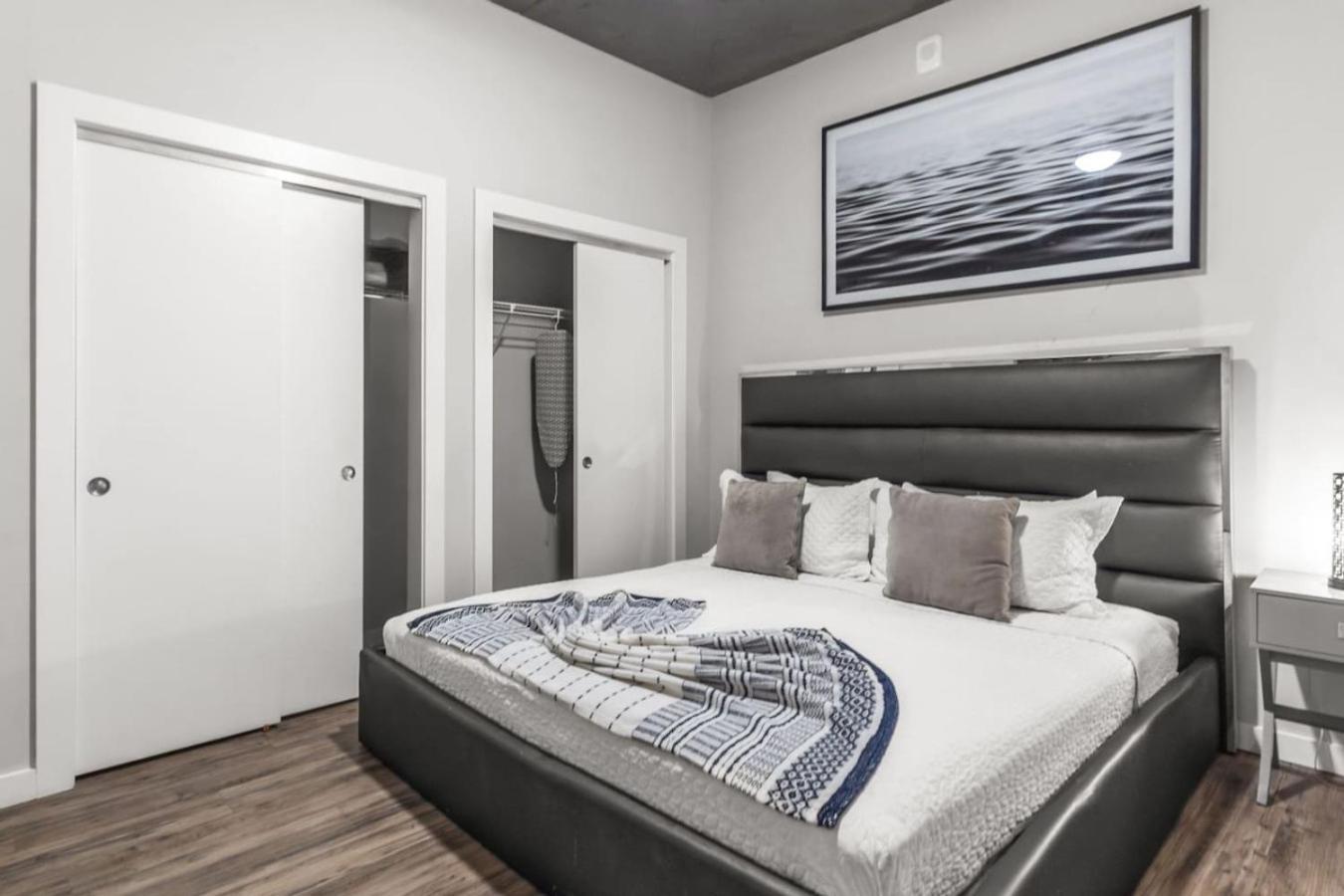 Modern 2 Bed Getaway Steps From Tropicana Field Сент-Питерсберг Экстерьер фото